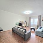 Апартаменты (Квартира 3-х комнатная , в центре города, 3 этаж), Апартаменты 3-ком на Смолина