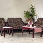 Навес с обеденной зоной. Можно посидеть компанией...........