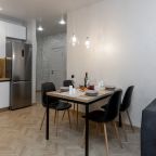 Апартаменты (Современная квартира 2-х комнатная  48 м², от 1 до 4 гостей), Апартаменты Уютные рядом с ТЦ Dana Mall