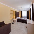 Двухместный, Отель Городок