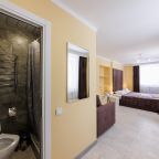 Двухместный, Отель Городок