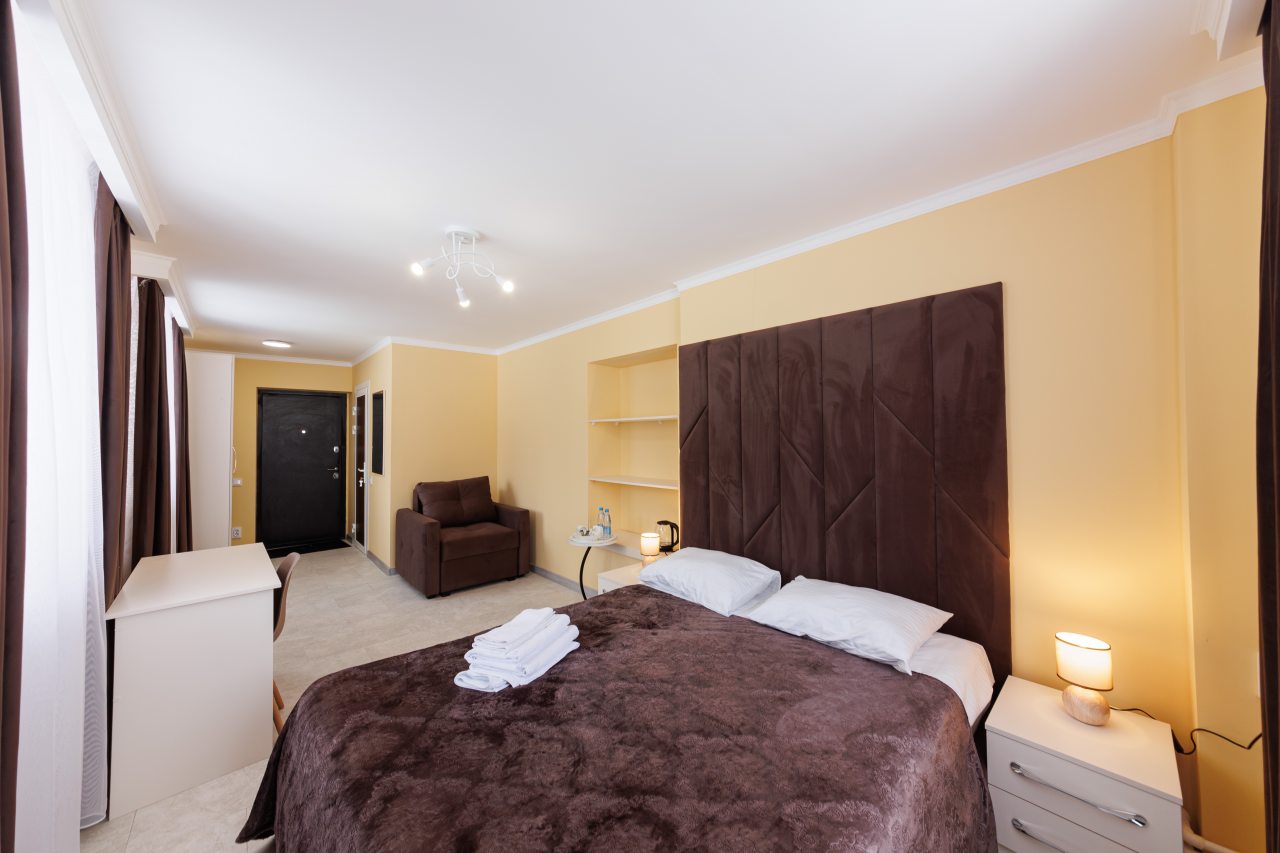 Двухместный, Отель Городок