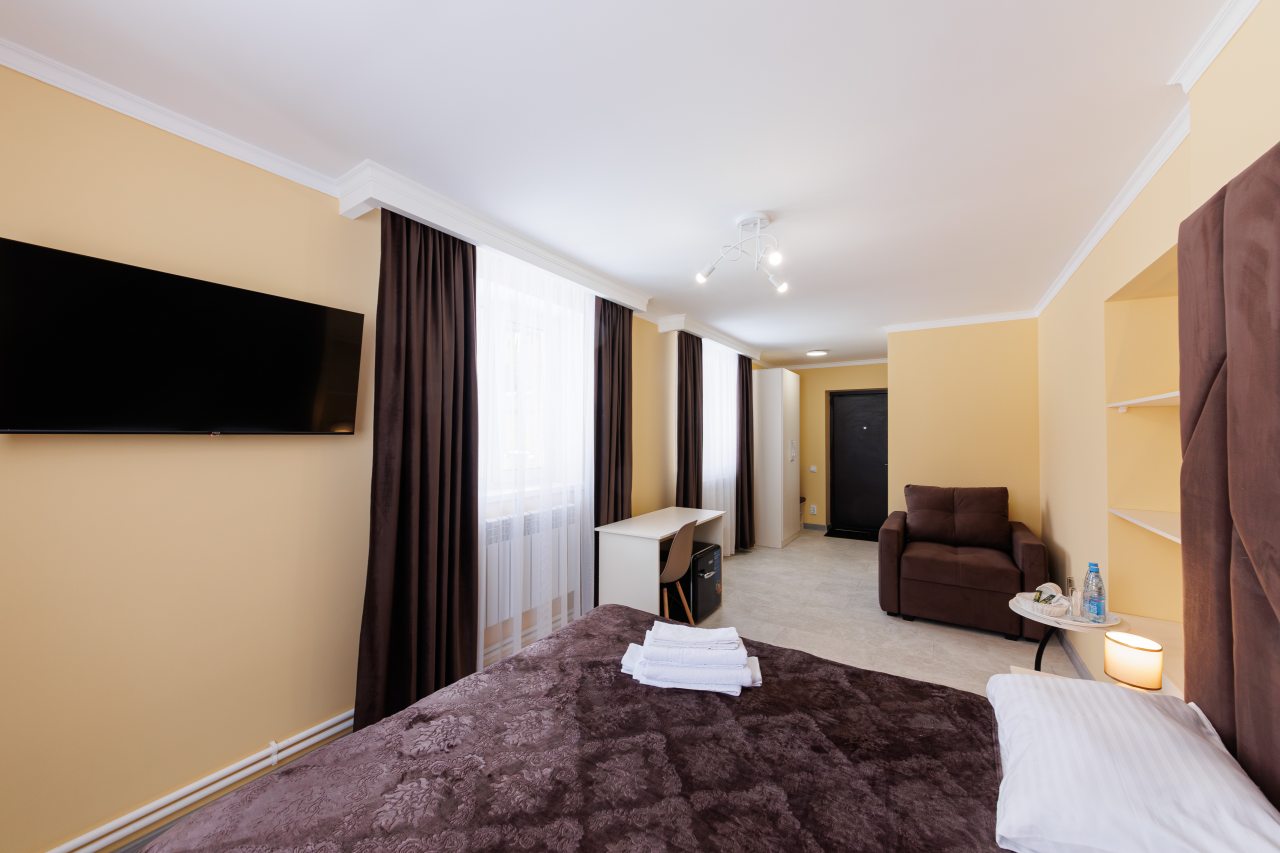 Двухместный, Отель Городок