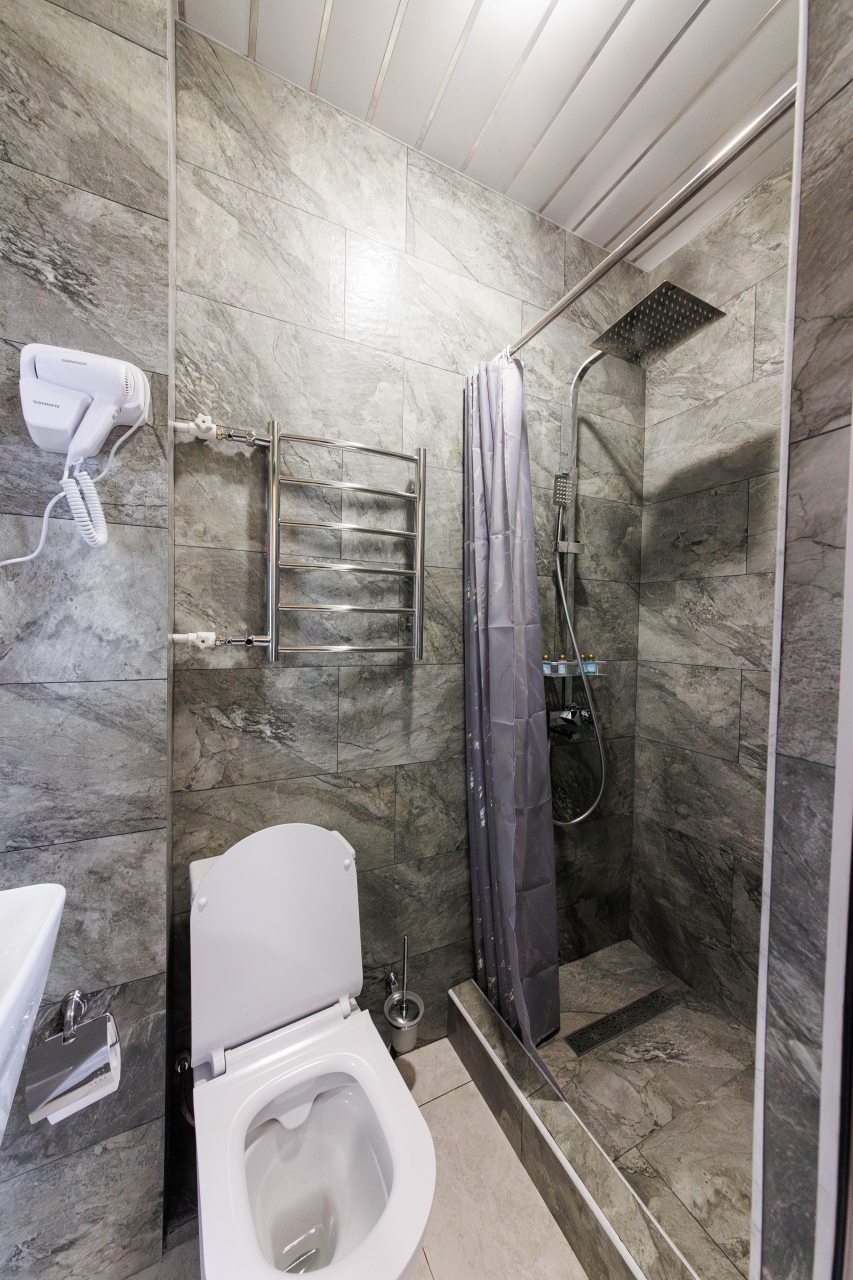 Двухместный, Отель Городок