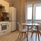 Апартаменты (На 45 стрелковой дивизии 64/2 - 27), Апартаменты Серебряный век