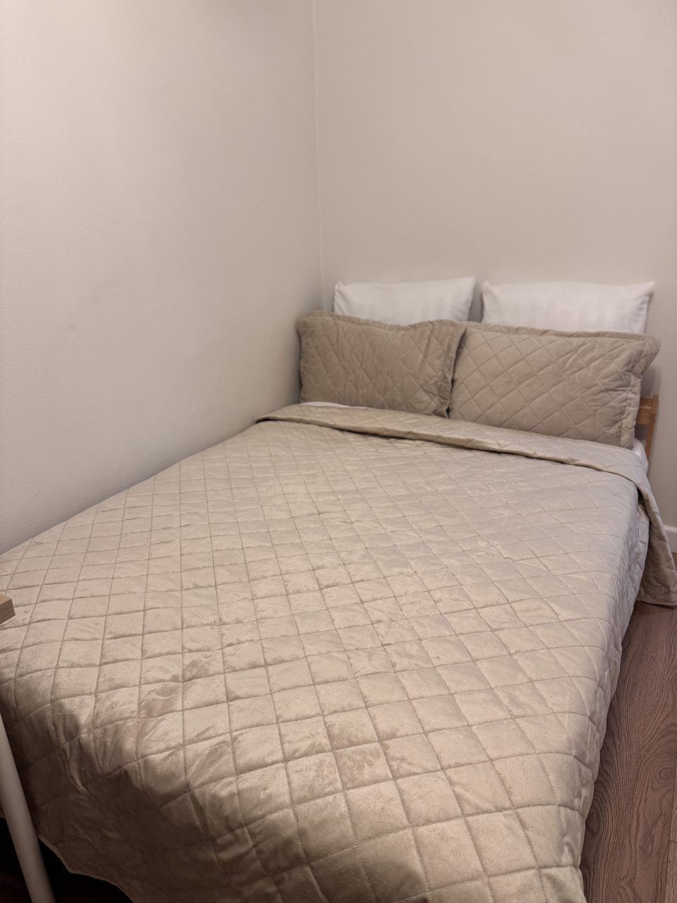 Апартаменты (Трехкомнатная квартира на Ракетчиков 6), Апартаменты Большие у метро Внуково