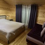 Коттедж (Большой с видом на горы и лес), База отдыха Аризона Архыз