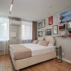 Двухместный (Дали), Апарт-отель 5 Гениев