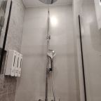 Душ. Номер Дега. Апарт-отель 5 Гениев