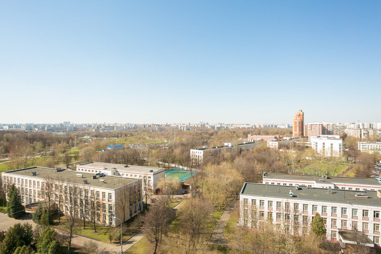Апартаменты (Трехкомнатные ( 7 спальных мест )), Апартаменты и комнаты Орехово Дом у парка