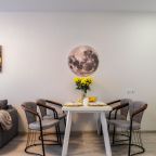 Апартаменты (Радищева 41 трехкомнатная), Апартаменты Радищева 41 трехкомнатная