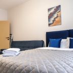 Апартаменты (Радищева 41 трехкомнатная), Апартаменты Радищева 41 трехкомнатная