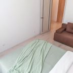 Апартаменты (Викулова 78 трехкомнатная), Апартаменты Викулова 78 трехкомнатная
