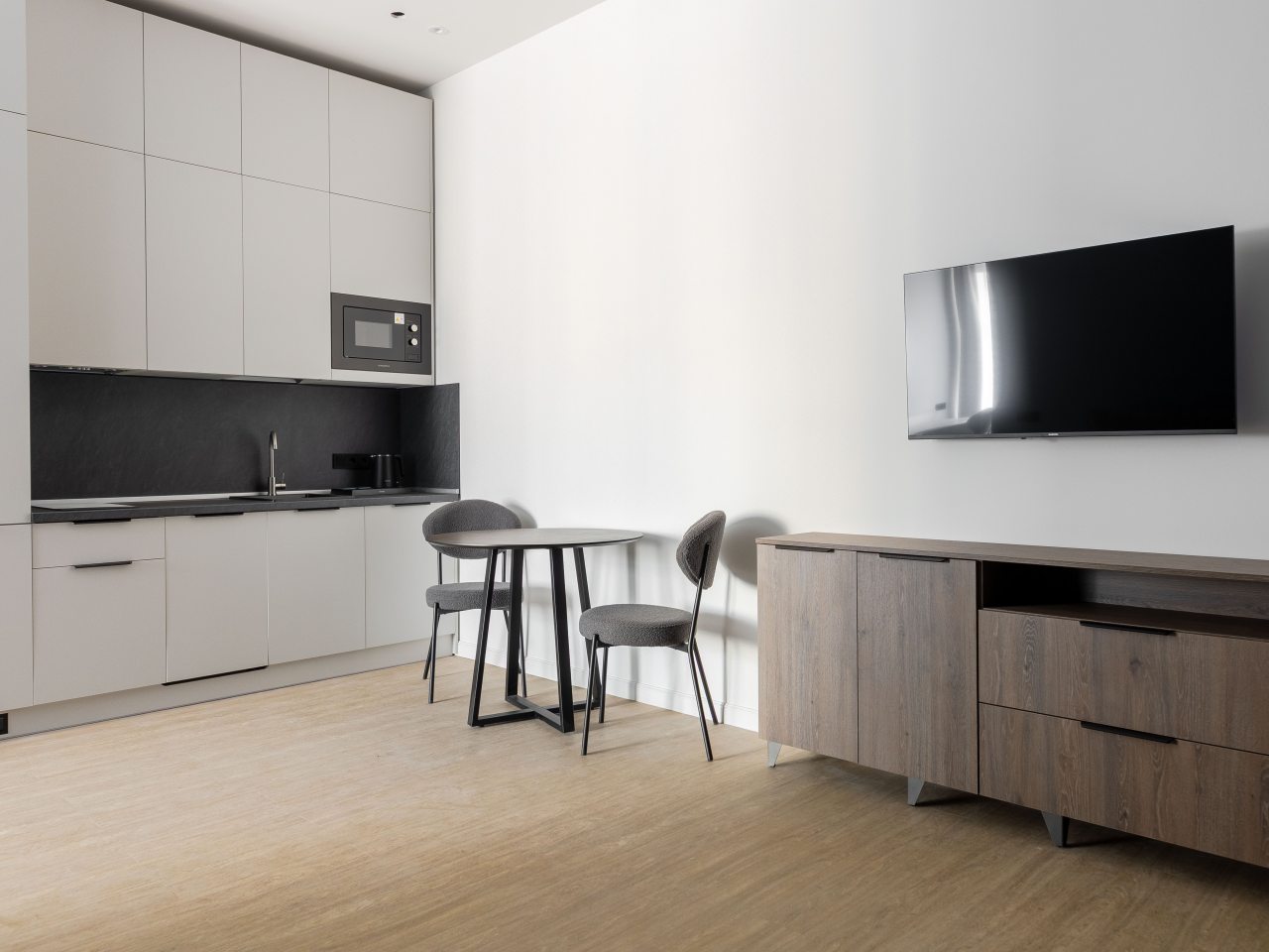 Апартаменты (Люкс), Отель Майлс