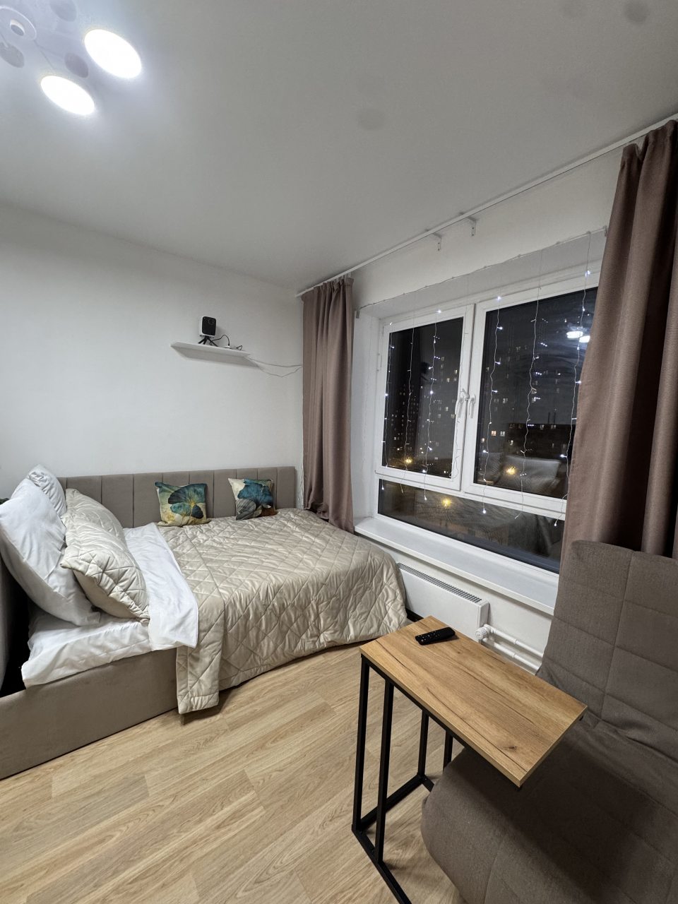 Апартаменты (Студия на Ракетчиков 6), Апартаменты Уютная студия с проектором