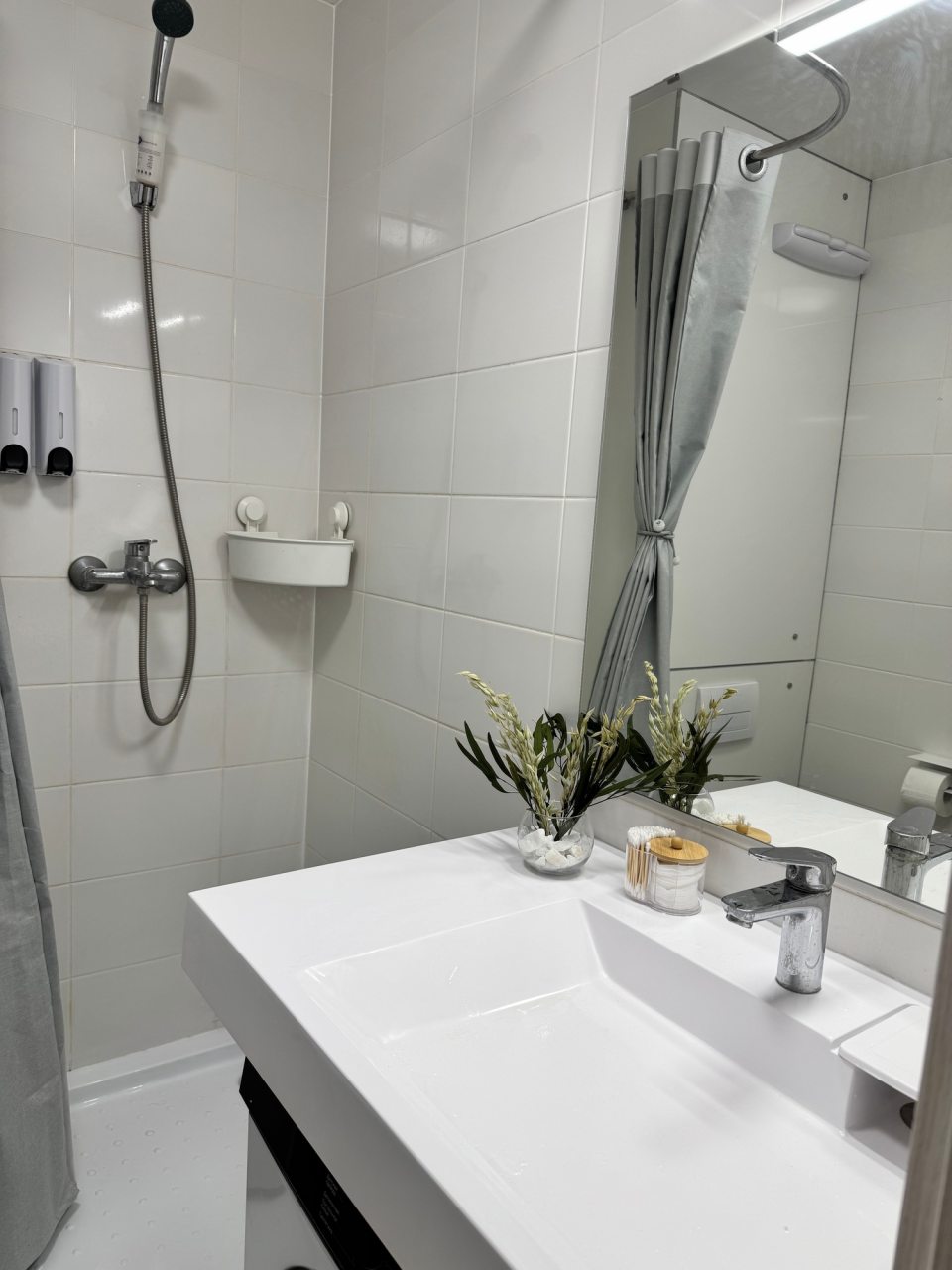 Апартаменты (Студия на Ракетчиков 6), Апартаменты Уютная студия с проектором