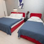 Двуспальная и односпальная кровати