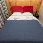 Двуспальная кровать