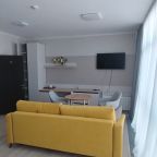 Двухместный (Двухместный стандарт ( улучшенной  категории)  одна двухспальная кровать с дополнительным односпальным местом), Отель Вояж