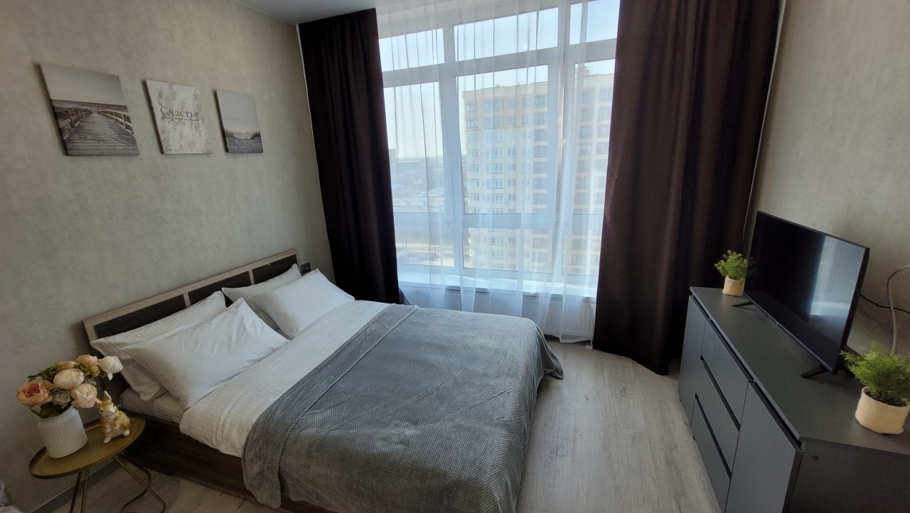 Двуспальная кровать