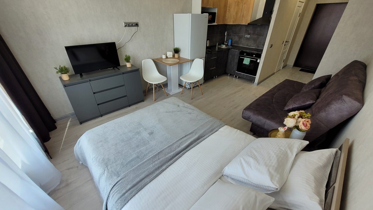 Двуспальная кровать