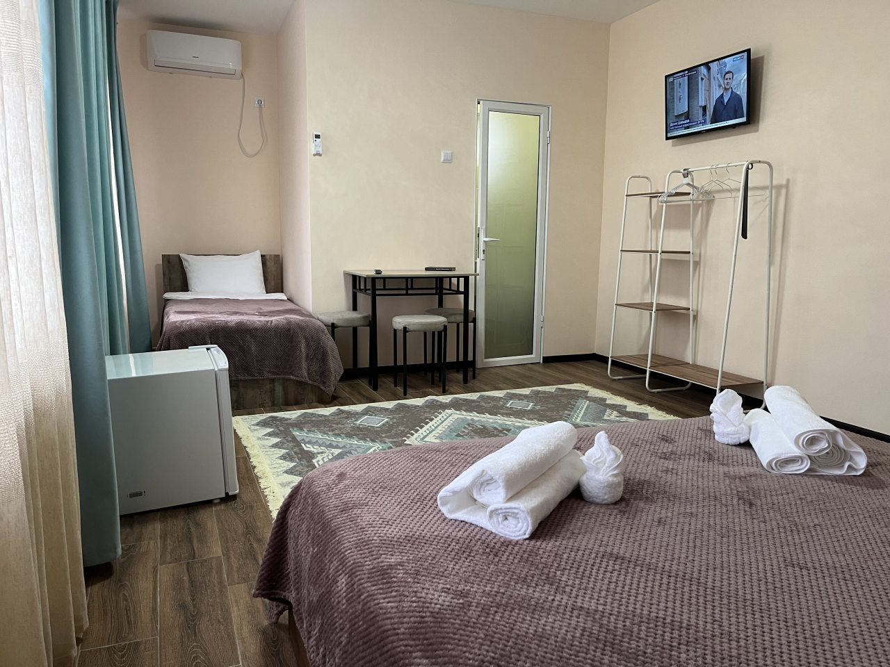 Трехместный, Гостиница Гостевой дворик