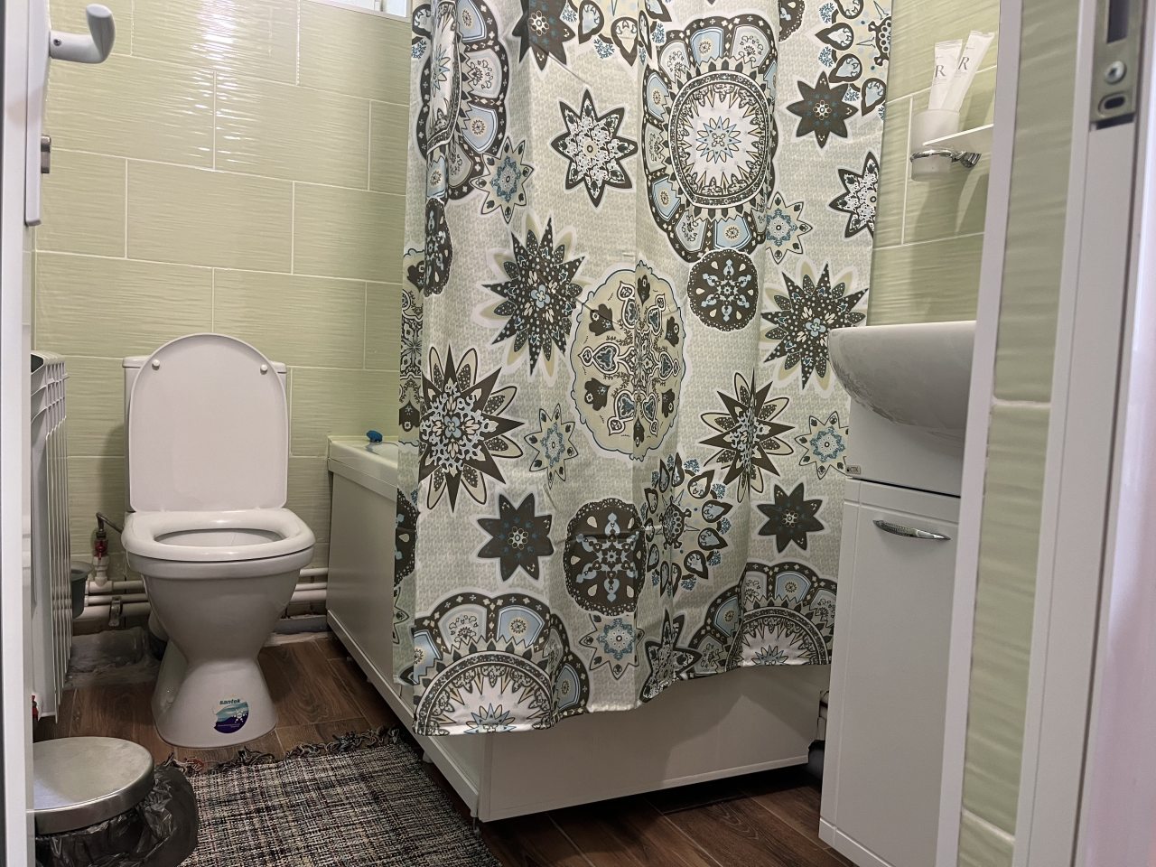 Трехместный, Гостиница Гостевой дворик