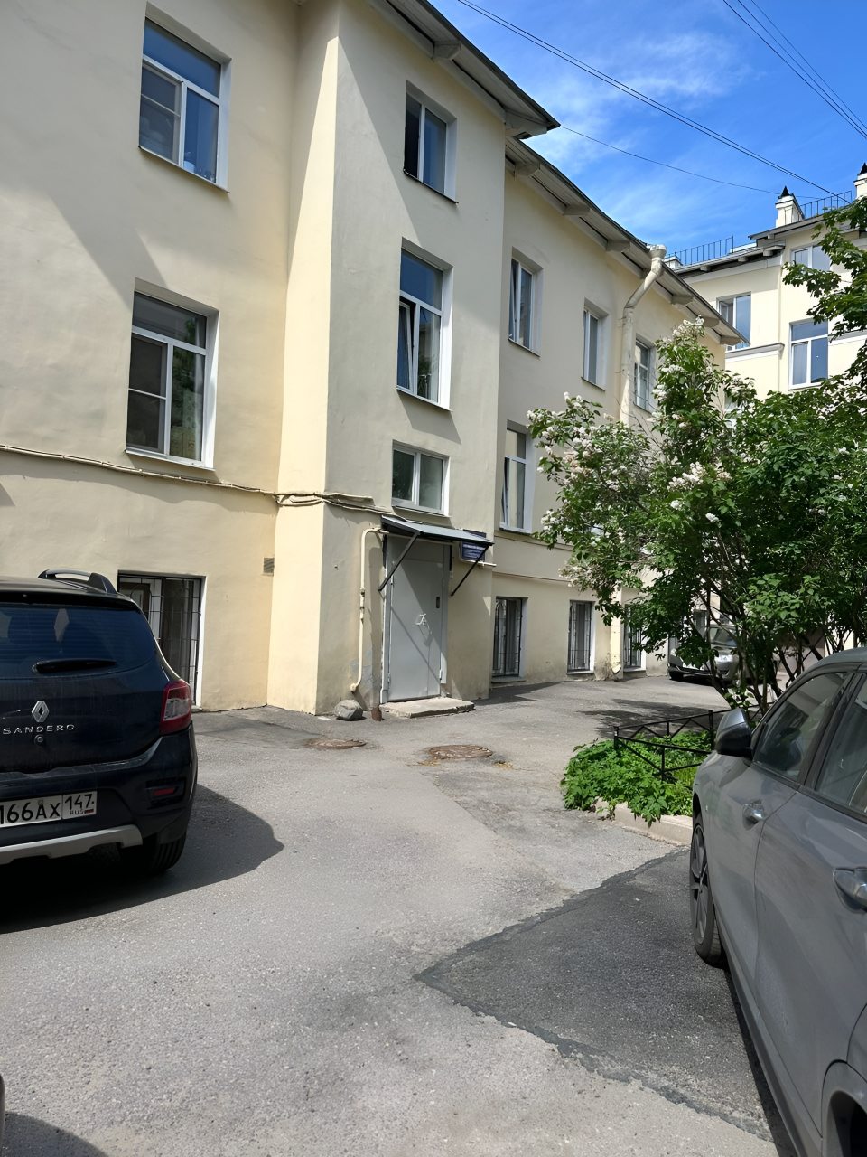 Общественная парковка или по запросу, Апарт-отель Лайк на Театральной