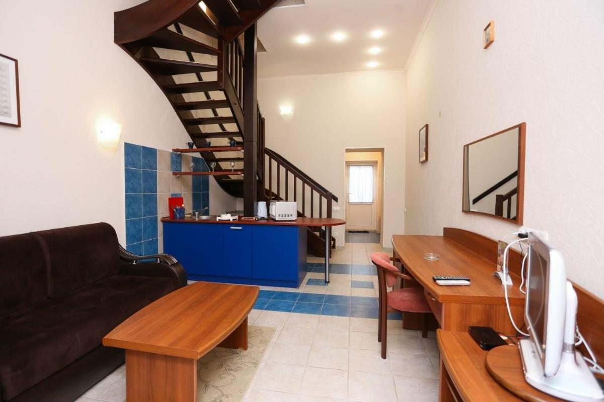 Апартаменты (Двухэтажные), Коттедж Хижина