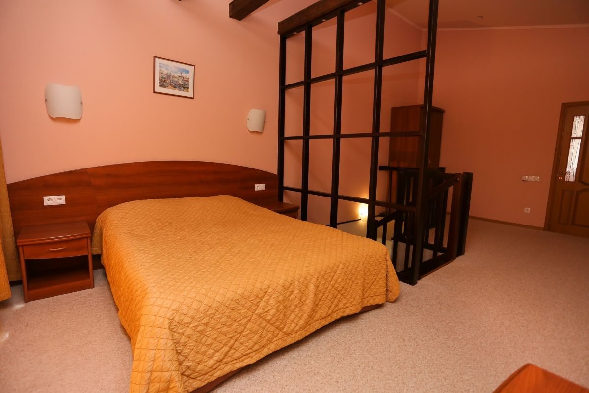 Апартаменты (Двухэтажные), Коттедж Хижина