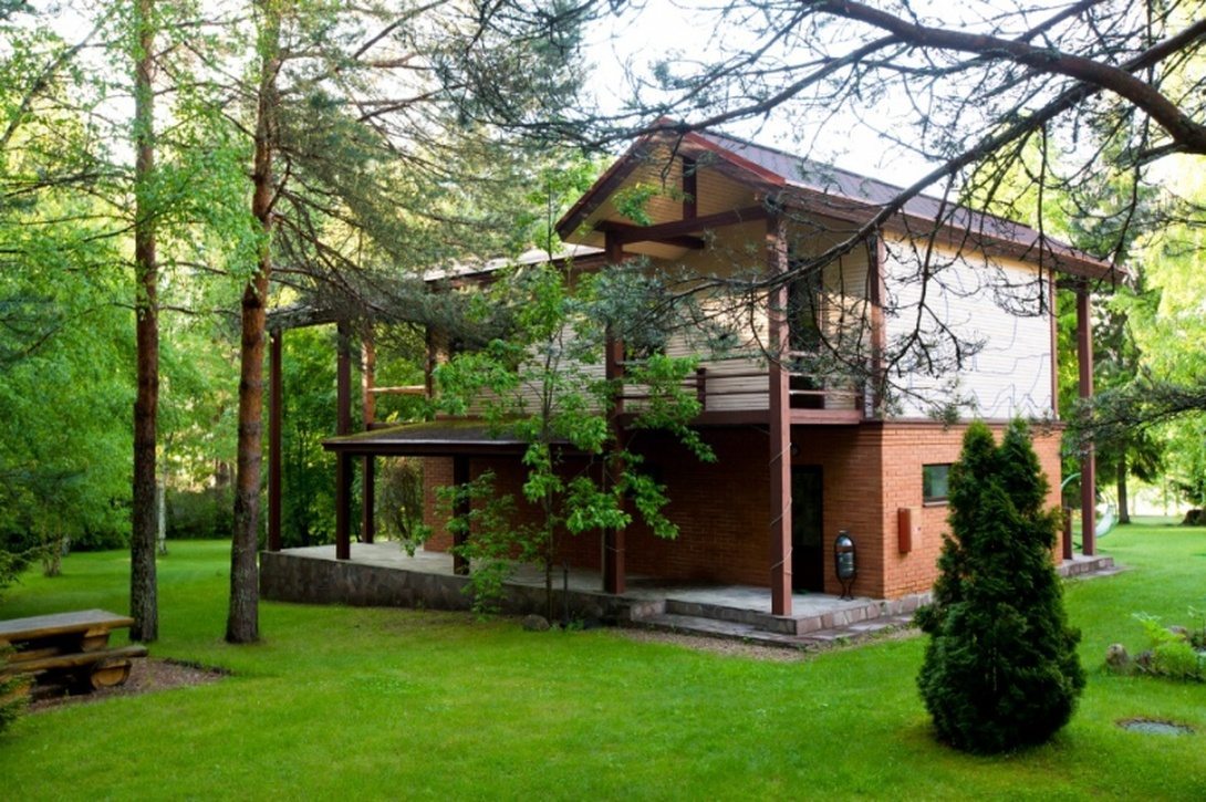 Коттедж (Озёрный), Коттедж Хижина