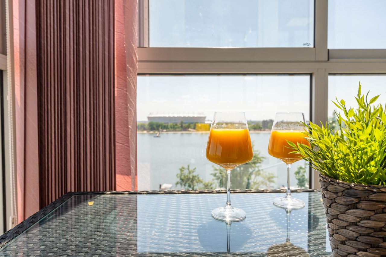 Апартаменты (Студия с панорамной лоджией и зоной отдыха), Апартаменты ЖК Аквамарин
