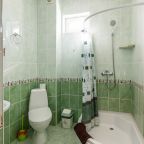 Трёхместный и более (Четырёхместный номер «Комфорт» с балконом), Гостевой дом Фиеста