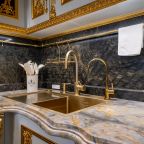 Двухместный (Люкс), Апартаменты Дизайнерские в стиле барокко