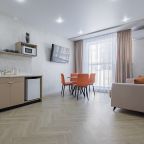 Апартаменты (Семейный 2-комнатный (2+2+1+1) | 2BR Family APT (2+2+1+1)), Апарт-отель Аура