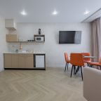 Апартаменты (Семейный 2-комнатный (2+2+1+1) | 2BR Family APT (2+2+1+1)), Апарт-отель Аура