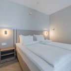 Четырехместный (Улучшенные четырехместные апартаменты 2+2 | Superior apt QUAD 2+2), Апарт-отель Аура