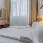 Четырехместный (Улучшенные четырехместные апартаменты 2+2 | Superior apt QUAD 2+2), Апарт-отель Аура