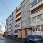Общественная парковка около здания, Апартаменты Студия в мкр. Солнечный