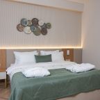 Люкс (Люкс), Отель Верис