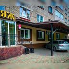 Входная зона и парковка Гостиницы Вояж