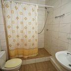 Люкс (Номер "Люкс" на 4/5 человек с балконом), Гостевой дом Уралочка