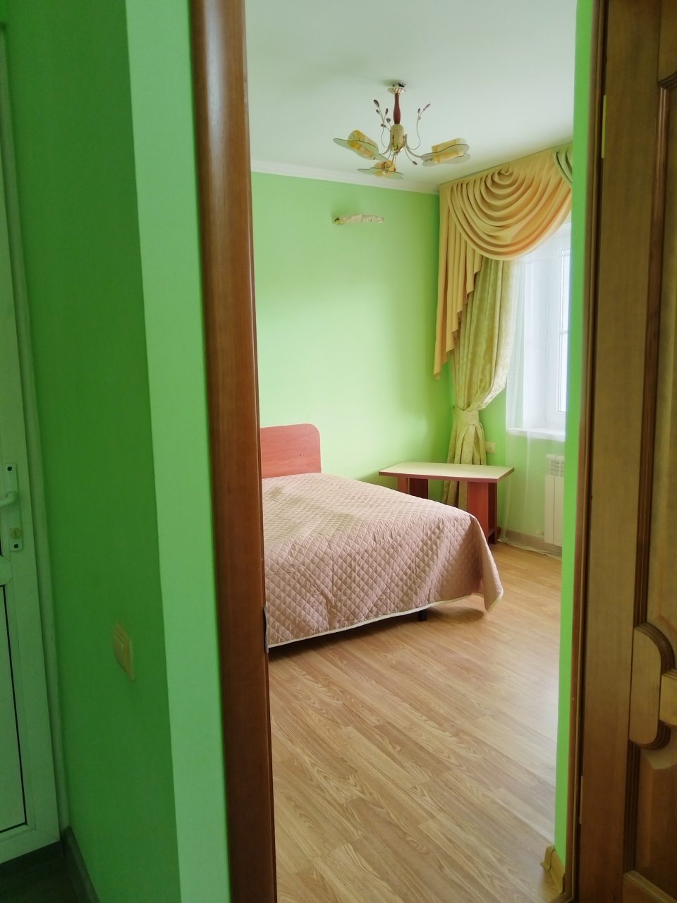 Полулюкс (Пятиместный с балконами. Двухкомнатный), Гостевой дом Легенда