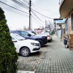 Парковка с видеонаблюдением, Гостевой дом Легенда