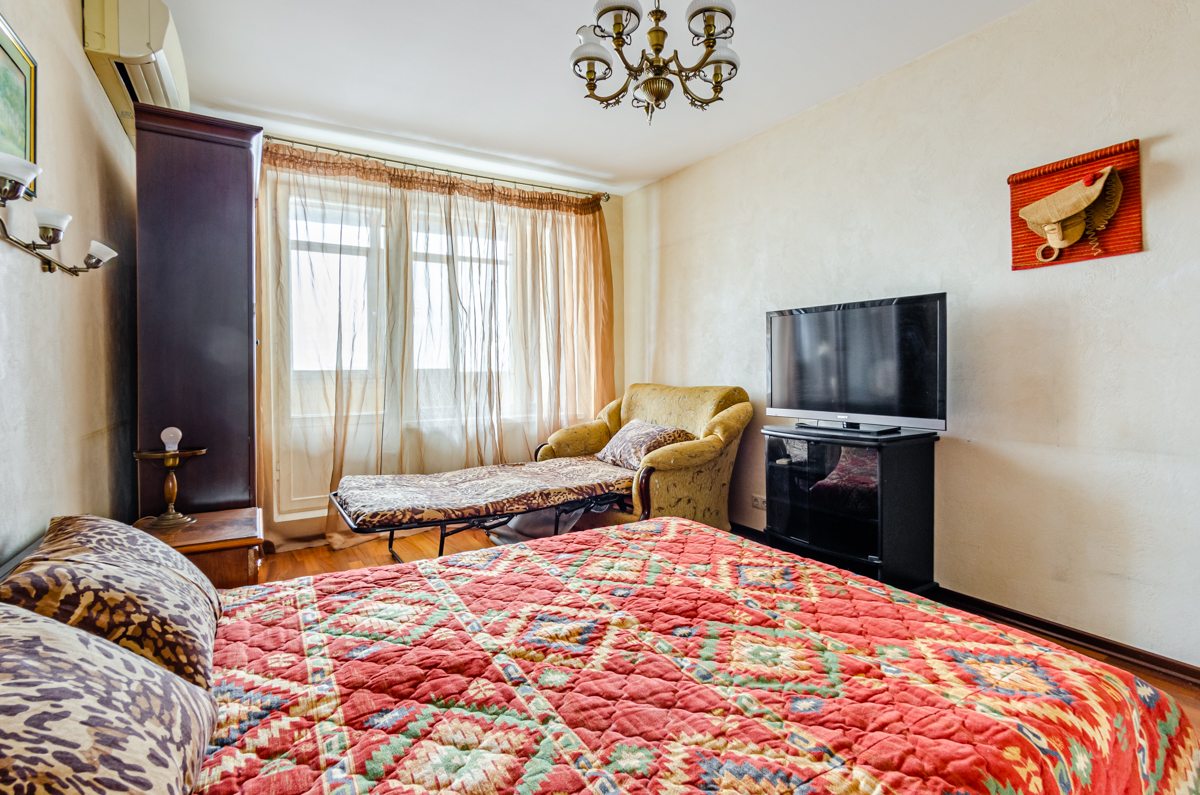 кровать