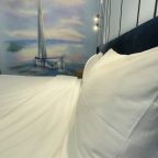Улучшенный (Улучшенный номер с большой кроватью «Лахта»), Мини-отель Питер рядом