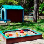 Детская площадка на территории гостиницы «Камелия-Кафа»