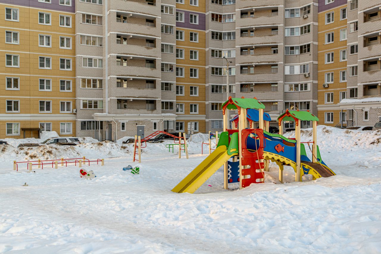 Детская площадка во дворе