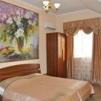 Делюкс (Трехместный с балконом), Гостевой дом Шоколад