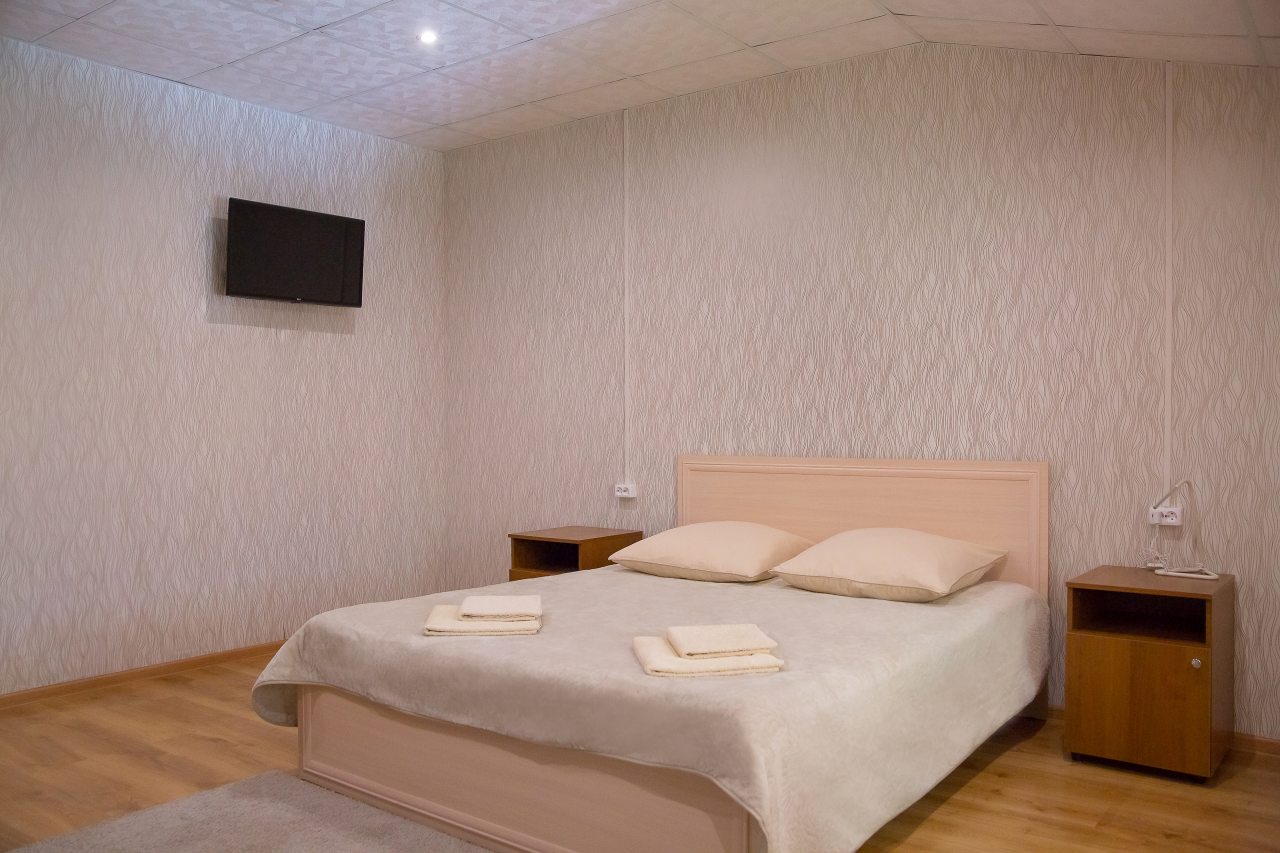 Полулюкс (Номер полулюкс с 1 двуспальной кроватью), Гостиница Трактир